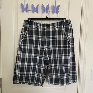 NWOT American Eagle men’s gray white plaid longer length‎ khaki shorts size 33